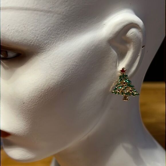 Bundle Sale 3 for $15 | Vintage Holiday Christmas Tree Earrings - Picture 3 of 8